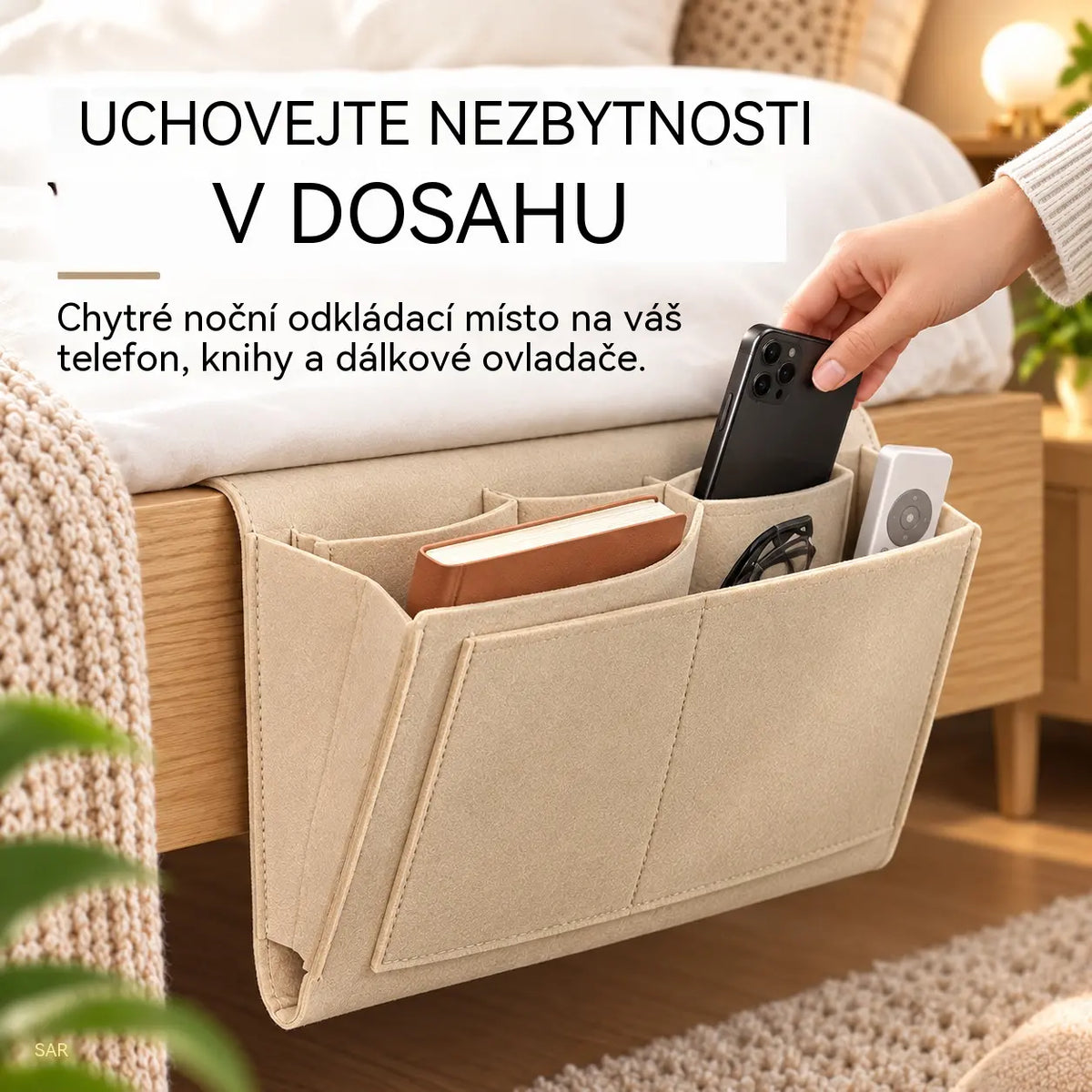 🔥 Zľava 50 %! 🛏️✨ Závesný organizér k posteli: majte všetko potrebné po ruke.