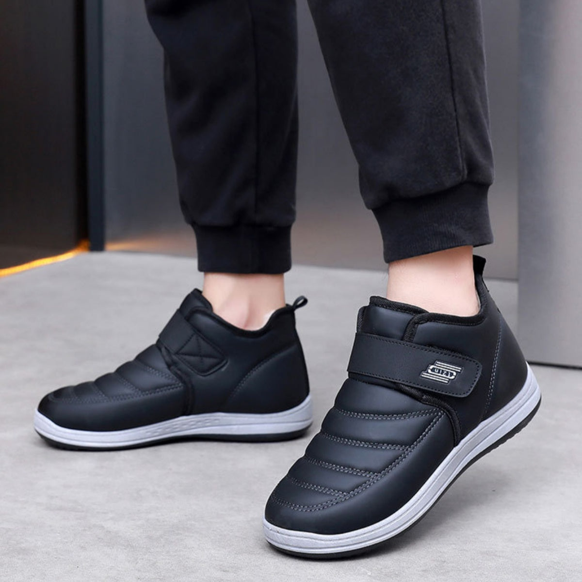 【50%OFF】【39-44】🔥2025 Nuevo estilo de invierno más zapatos de hombre impermeables y antideslizantes de terciopelo y cuero genuino engrosado