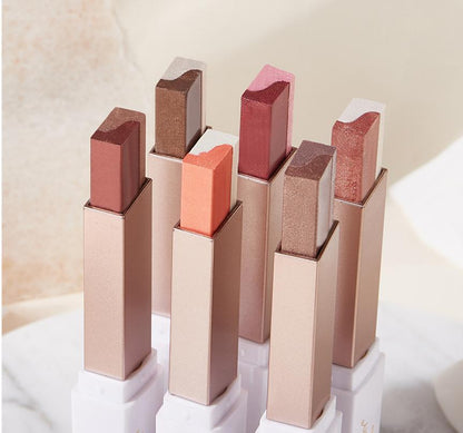 ✨💄【50% zľava】😍Táto tyčinka na očné tiene 2 v 1 okamžite rozjasní vašu pleť a vytvorí bezchybný vzhľad! 🔥【Balenie 6 kusov】