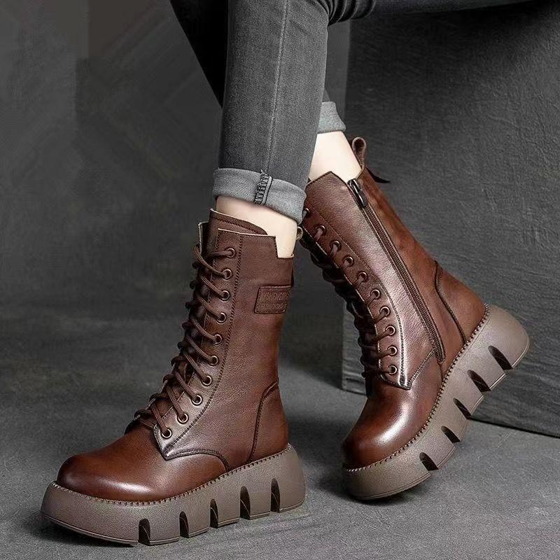 Limitovaná ponuka 42% zľava 🔥👢【35-40】Vysokokvalitné ručne vyrábané dámske mäkké kožené čižmy s hrubou podrážkou, nové jeseň–zima 2025